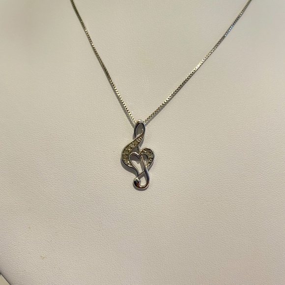Music Note Necklace - Picture 1 of 4